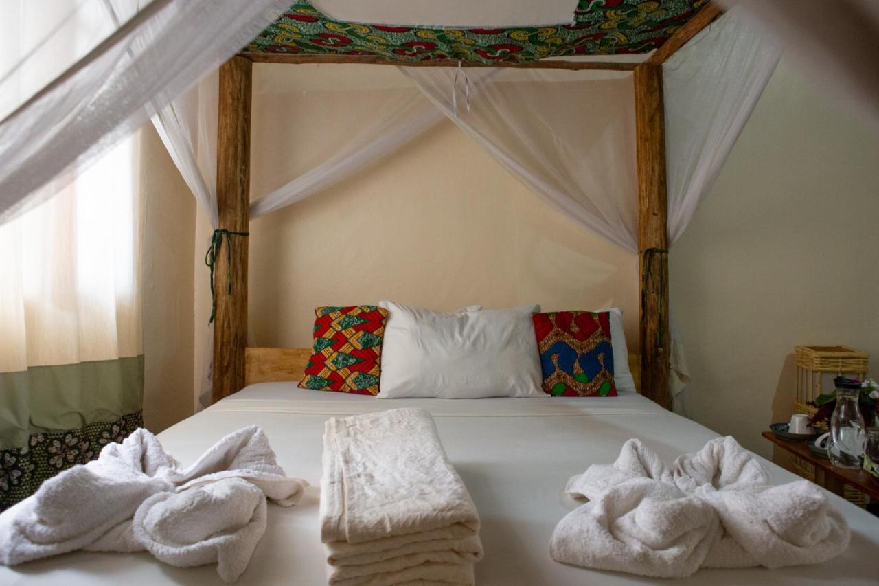 The Secret Garden Hotel Moshi Buitenkant foto