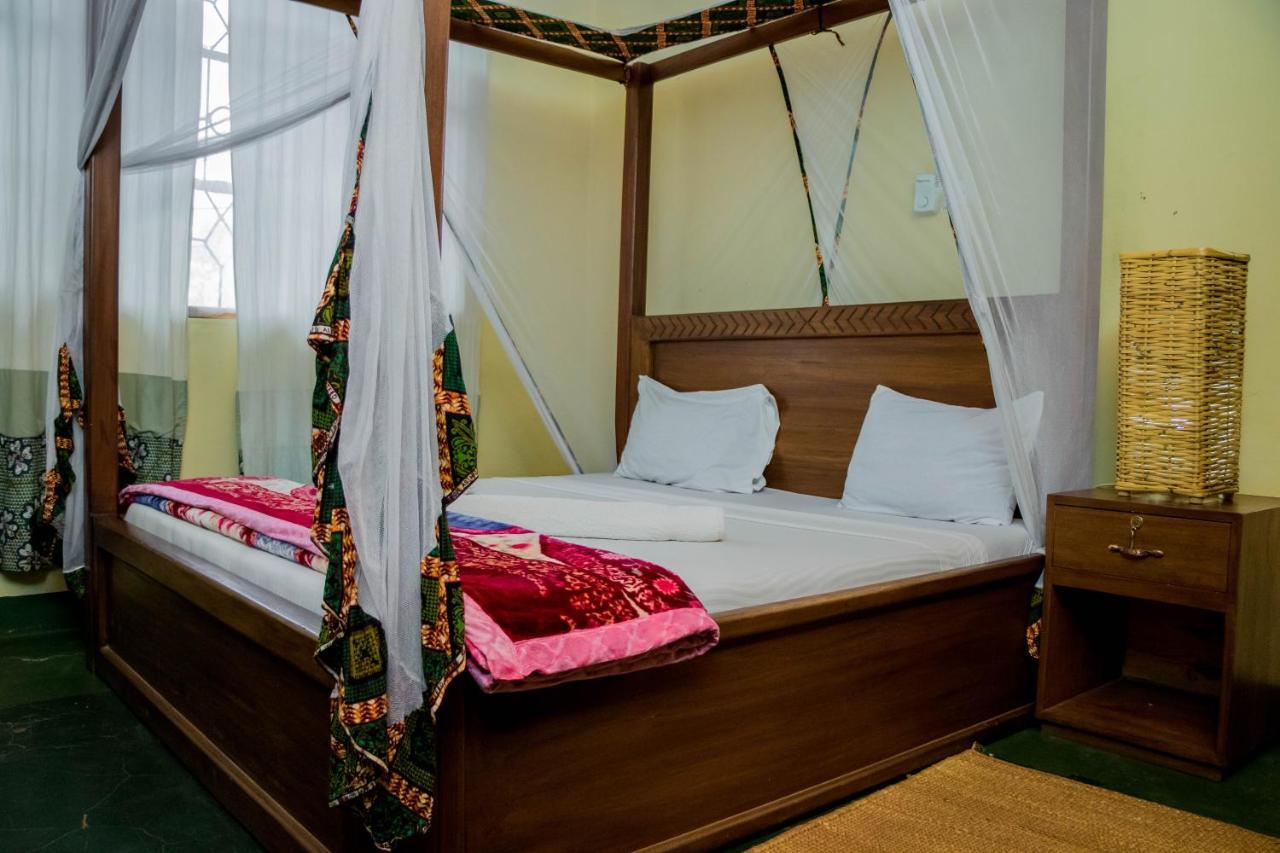 The Secret Garden Hotel Moshi Buitenkant foto