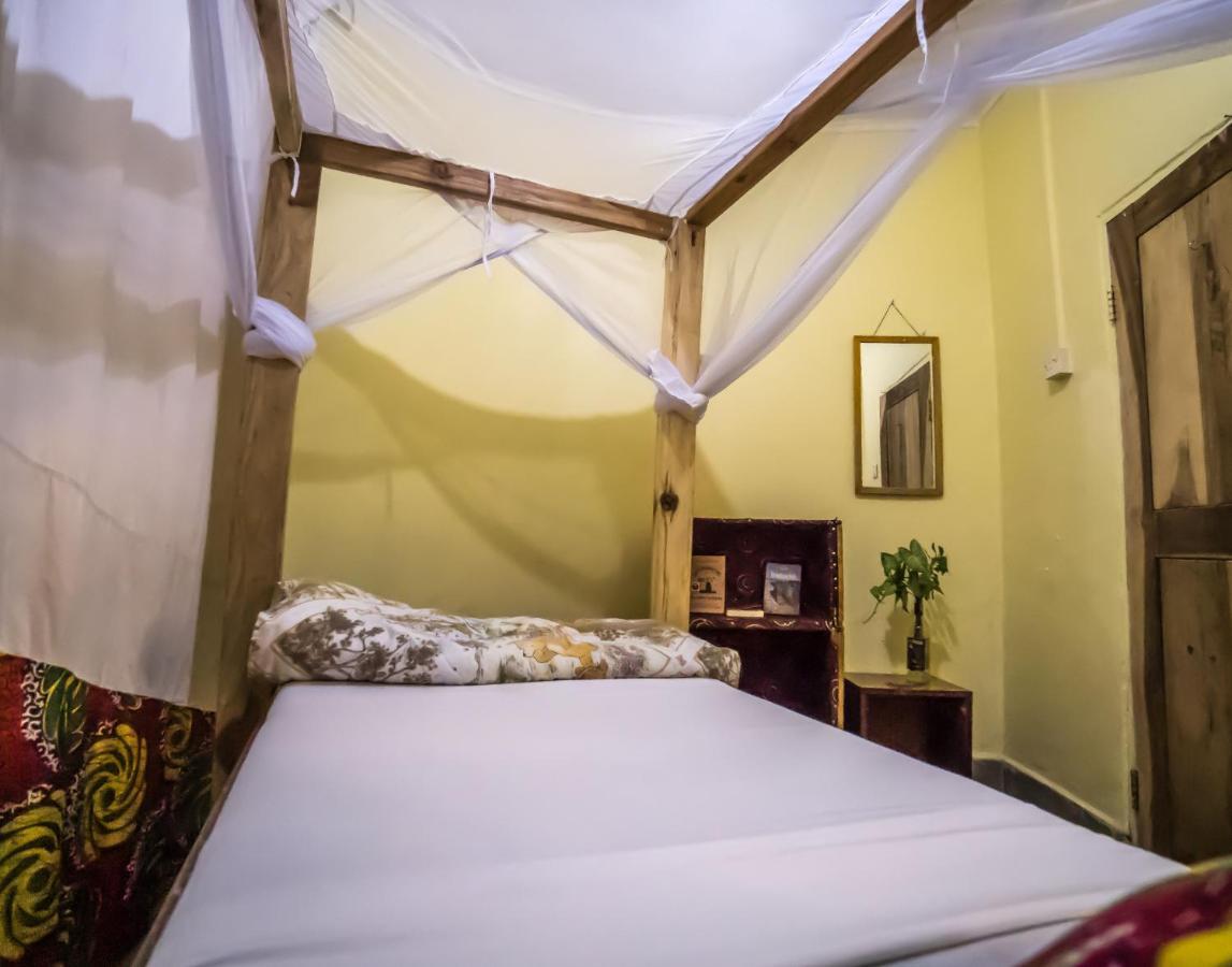 The Secret Garden Hotel Moshi Buitenkant foto